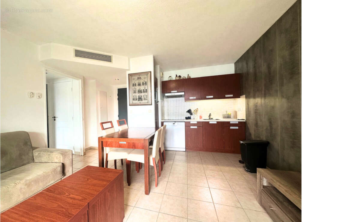 Appartement à MANDELIEU-LA-NAPOULE