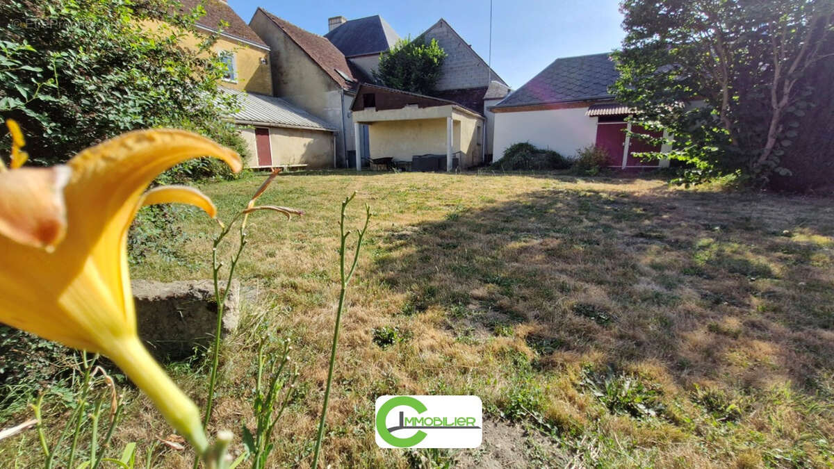 Maison à COURGENARD