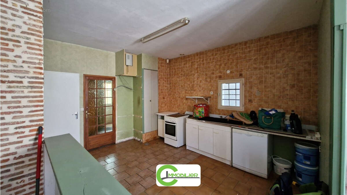 Maison à COURGENARD