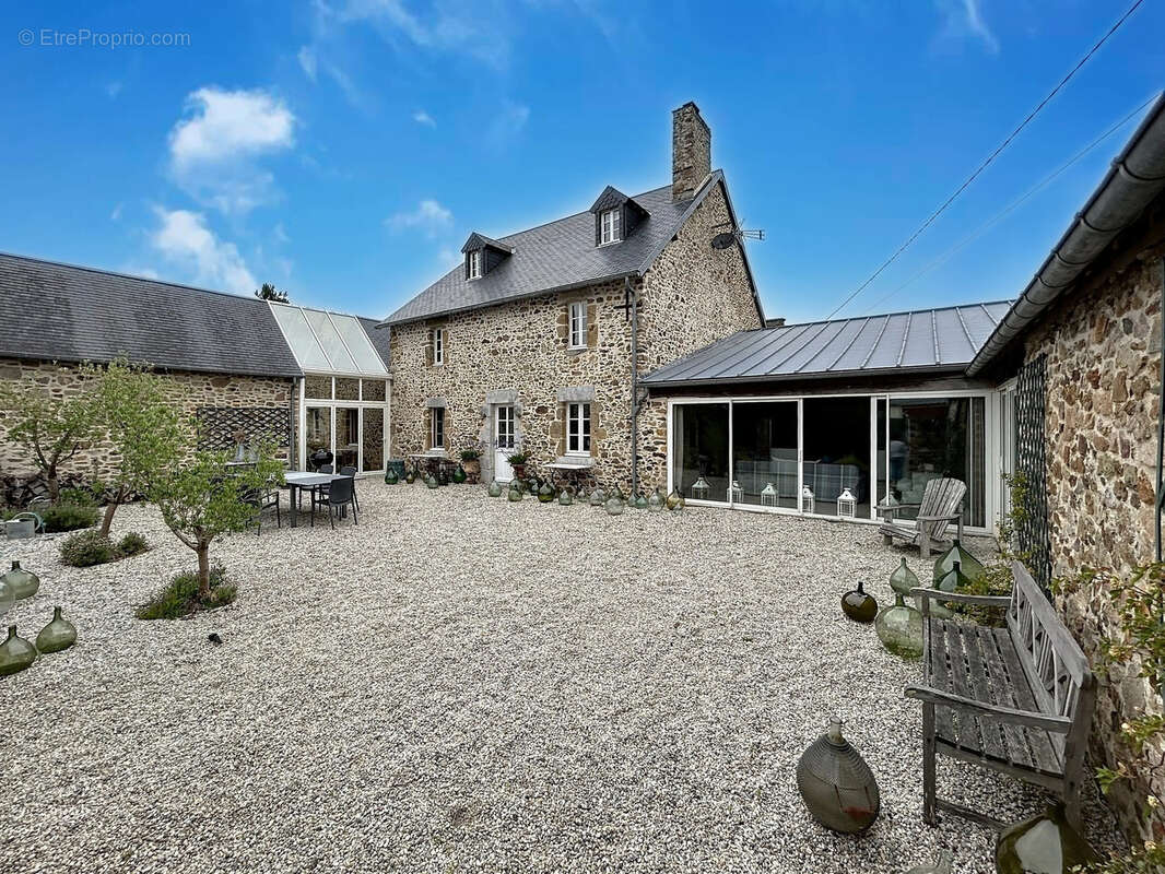 Maison à GOUVILLE-SUR-MER