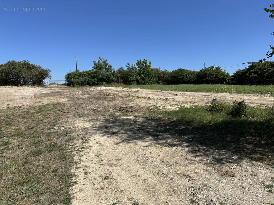 Terrain à BREVIANDES