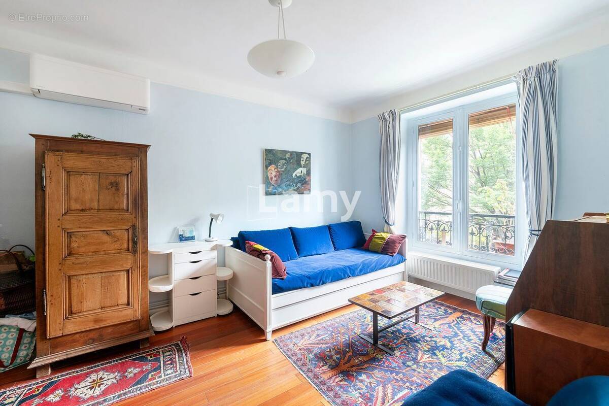 Appartement à PARIS-10E