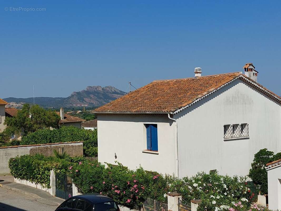 Appartement à PUGET-SUR-ARGENS