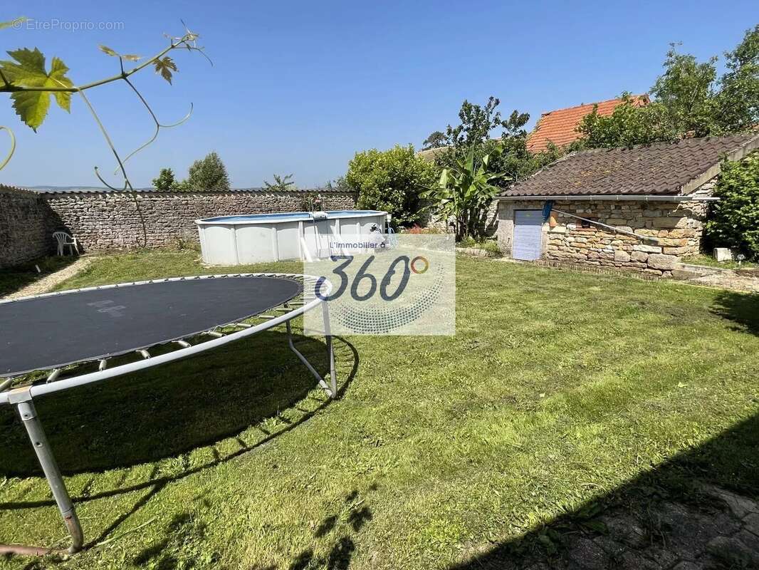 Maison à CORTAMBERT