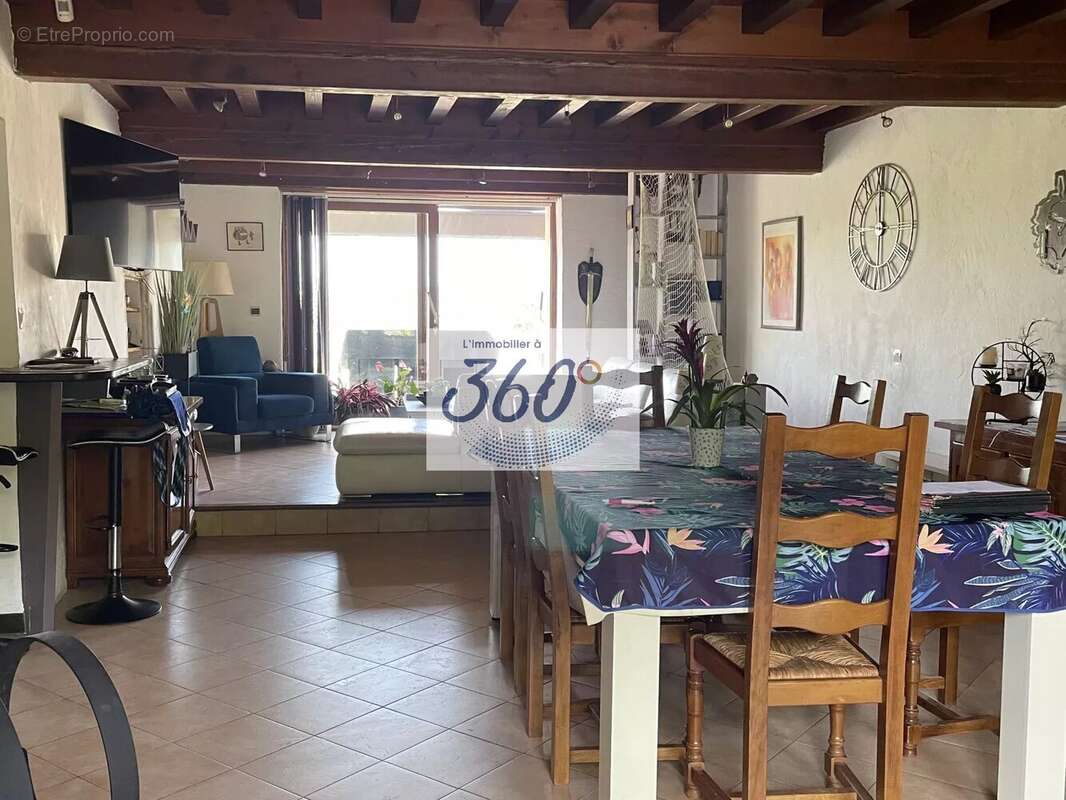 Maison à CORTAMBERT