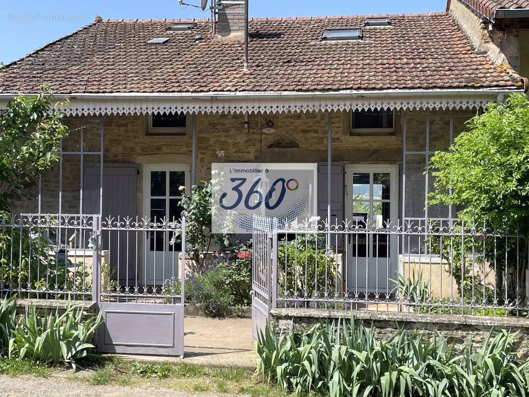 Maison à CORTAMBERT