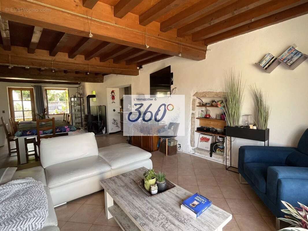 Maison à CORTAMBERT