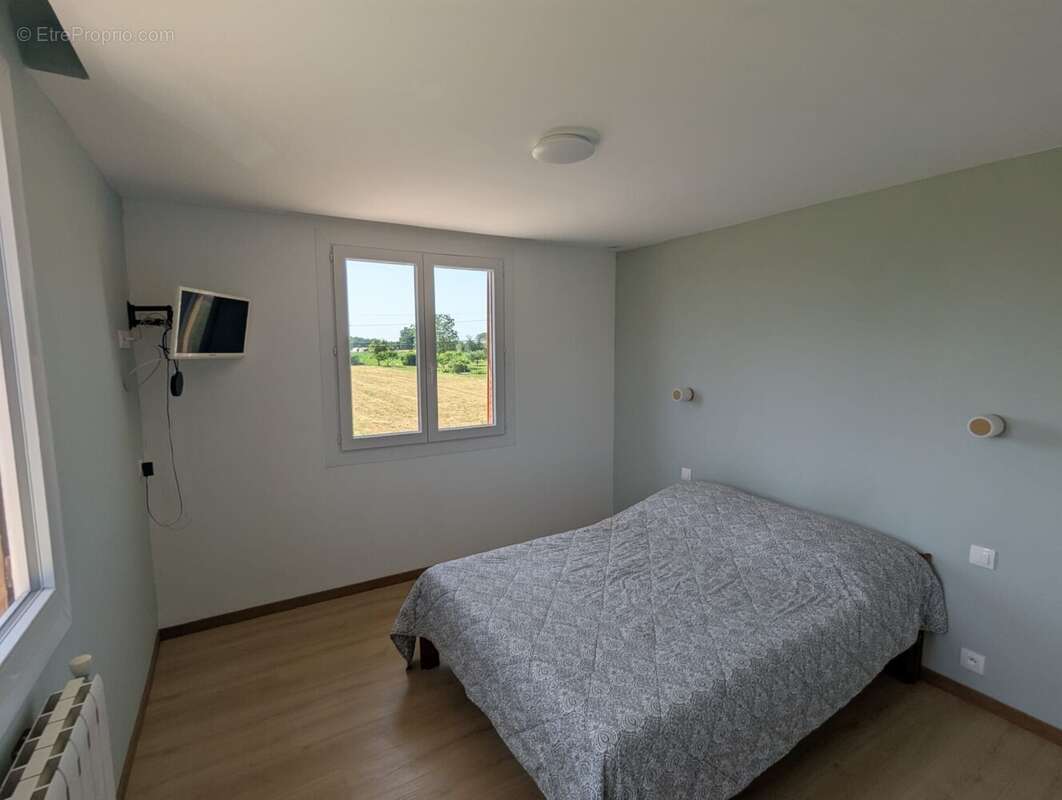 Maison à CURCIAT-DONGALON