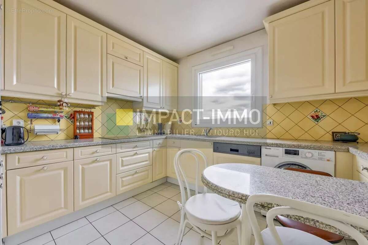 Appartement à LEVALLOIS-PERRET