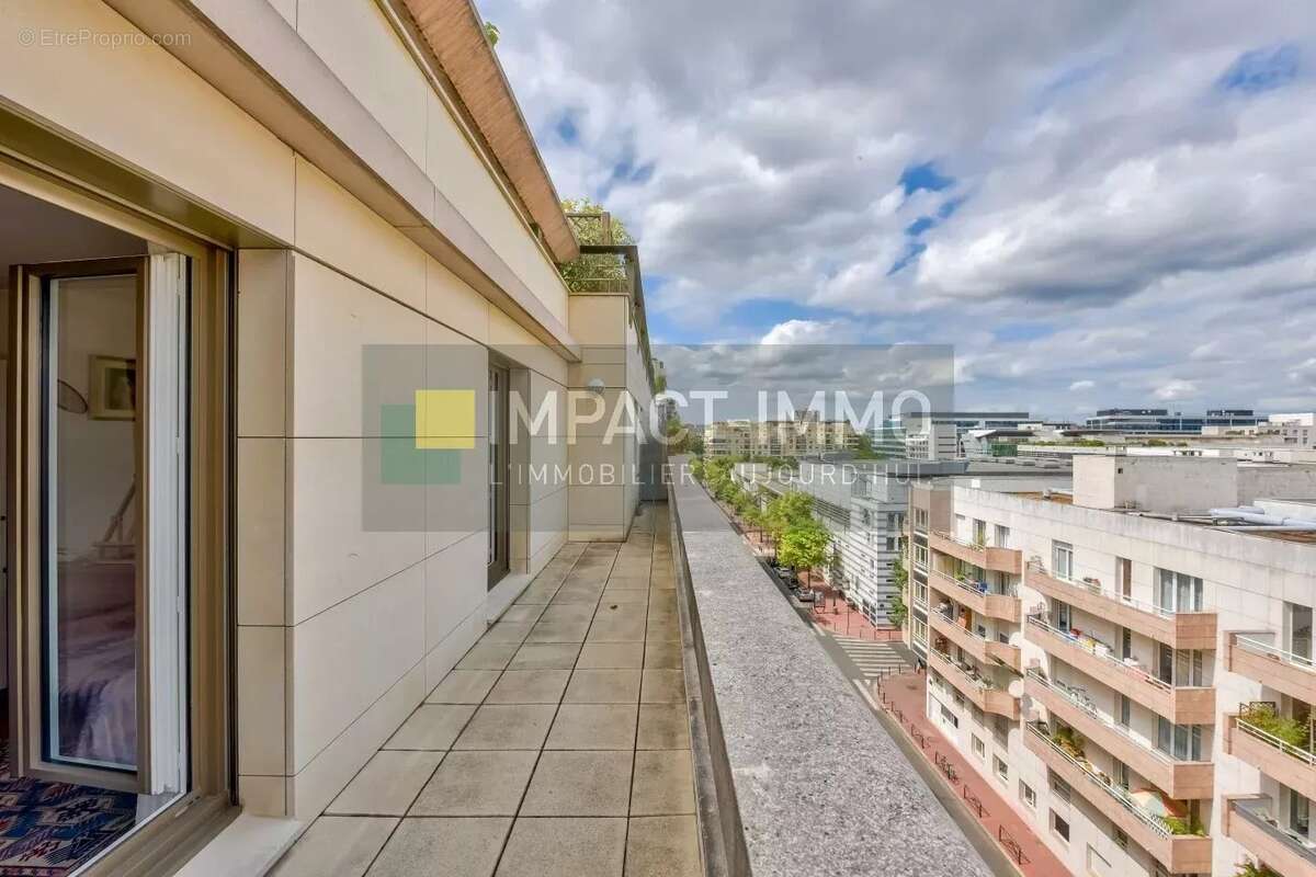 Appartement à LEVALLOIS-PERRET