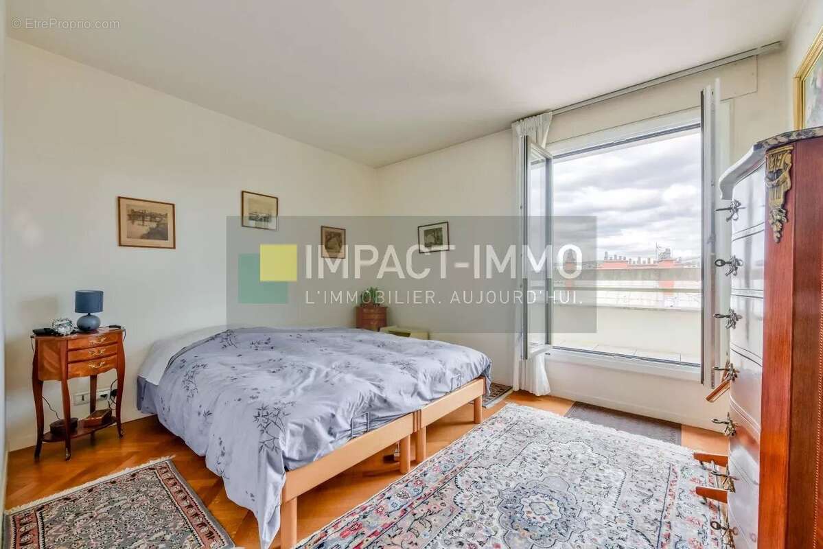 Appartement à LEVALLOIS-PERRET