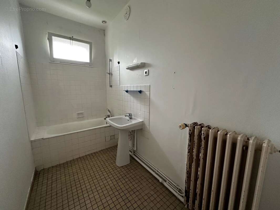 Maison à CHANNAY-SUR-LATHAN