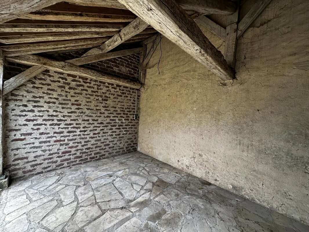 Maison à CHANNAY-SUR-LATHAN