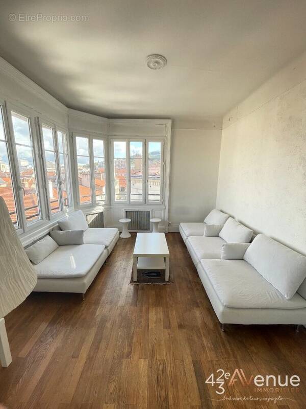 Appartement à SAINT-ETIENNE