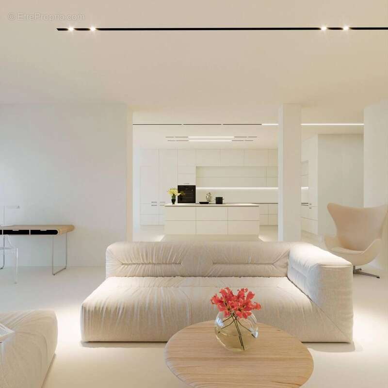 Maison à CHATEAUNEUF-GRASSE