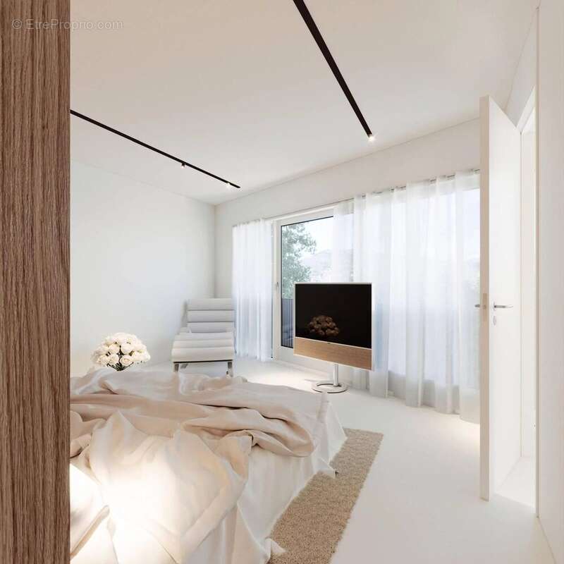 Maison à CHATEAUNEUF-GRASSE