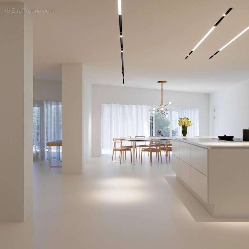 Maison à CHATEAUNEUF-GRASSE