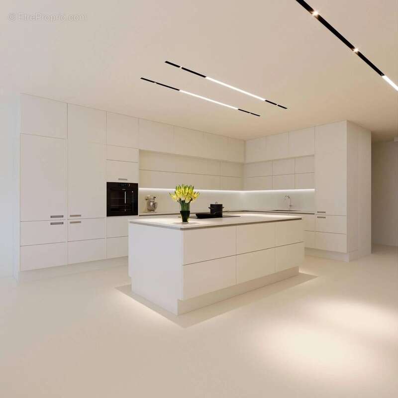 Maison à CHATEAUNEUF-GRASSE