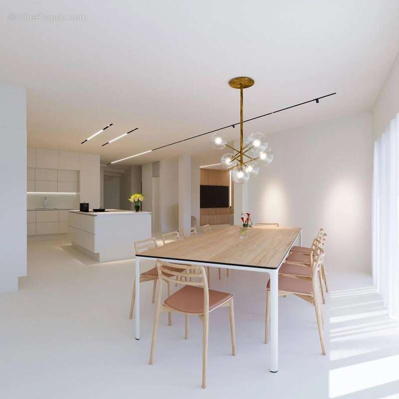 Maison à CHATEAUNEUF-GRASSE