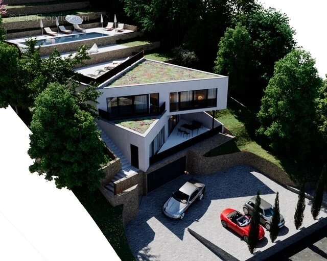 Maison à CHATEAUNEUF-GRASSE