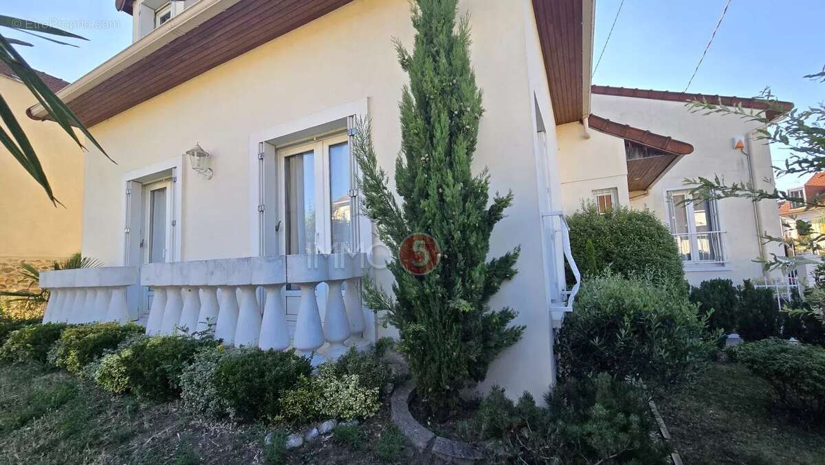 Maison à VILLEMOMBLE