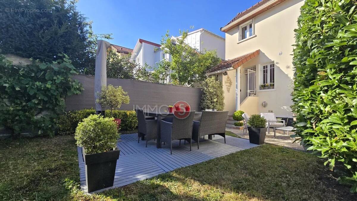 Maison à VILLEMOMBLE