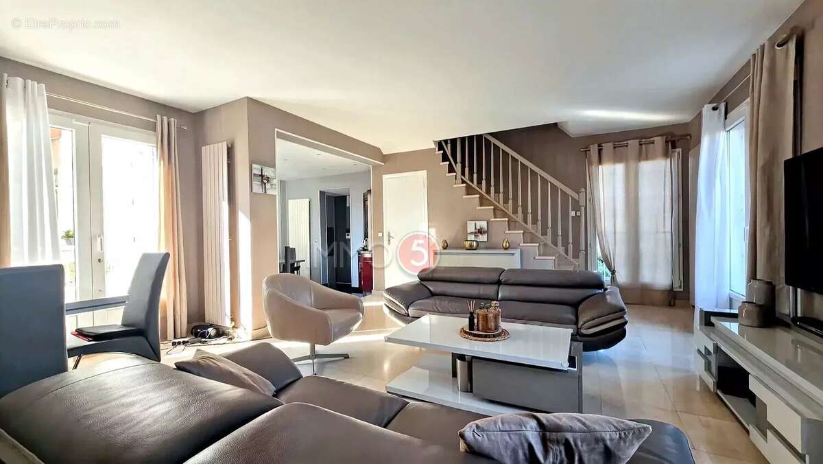 Maison à VILLEMOMBLE