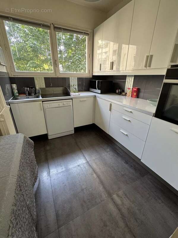 Appartement à PARIS-19E