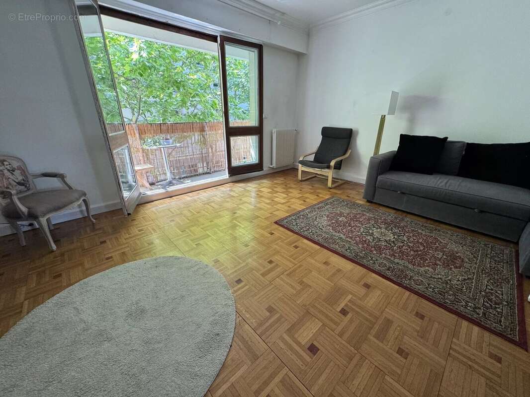 Appartement à PARIS-19E