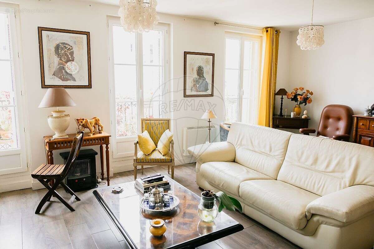 Appartement à MARSEILLE-2E