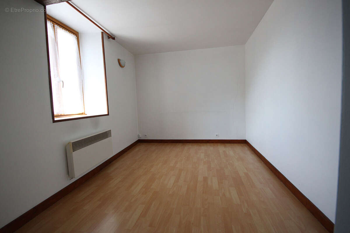 Maison à VERNEUIL-EN-HALATTE