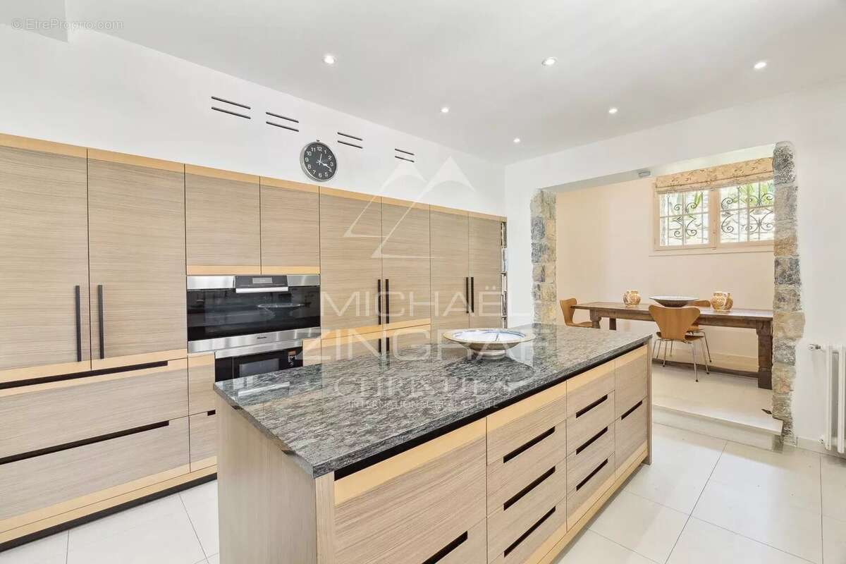 Maison à LE BAR-SUR-LOUP