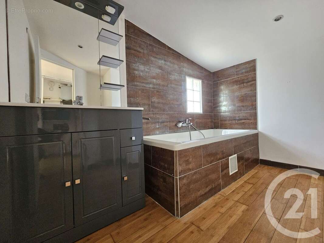 Maison à VILLENEUVE-LOUBET