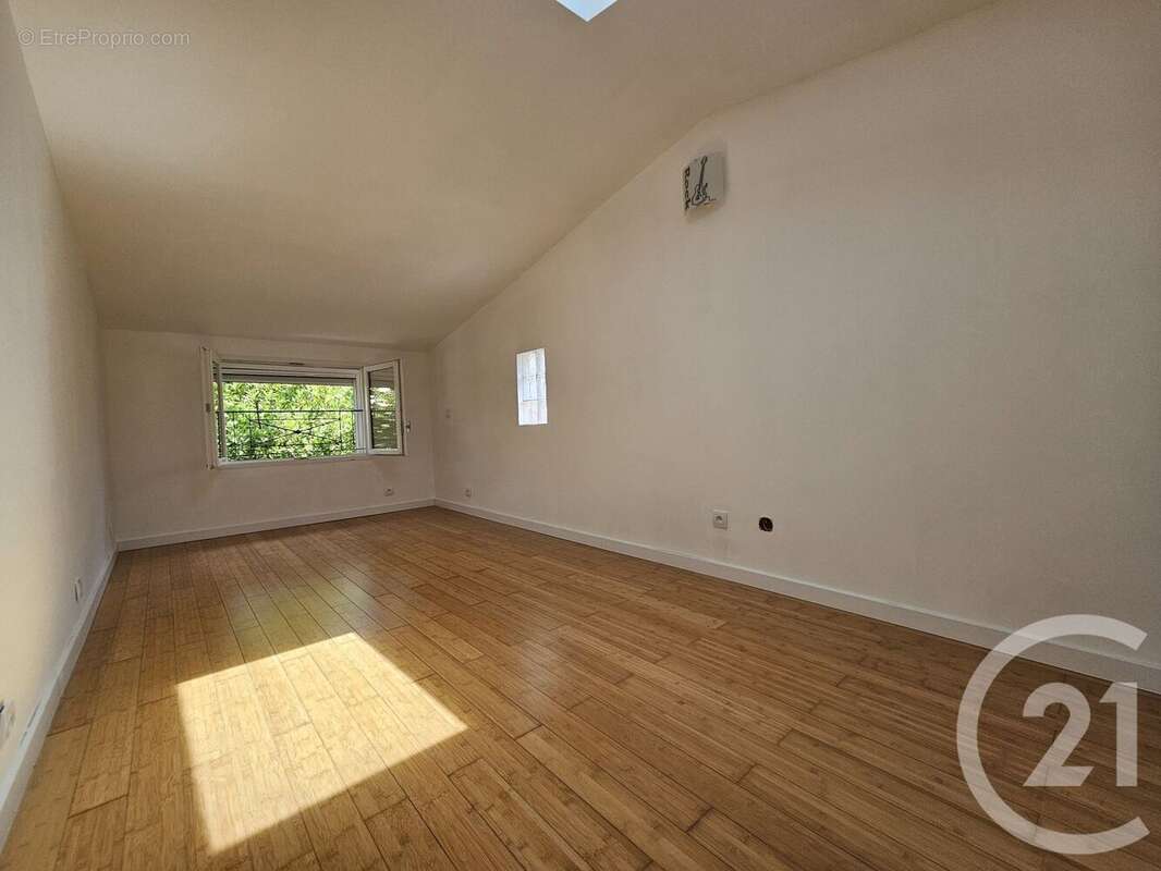 Maison à VILLENEUVE-LOUBET