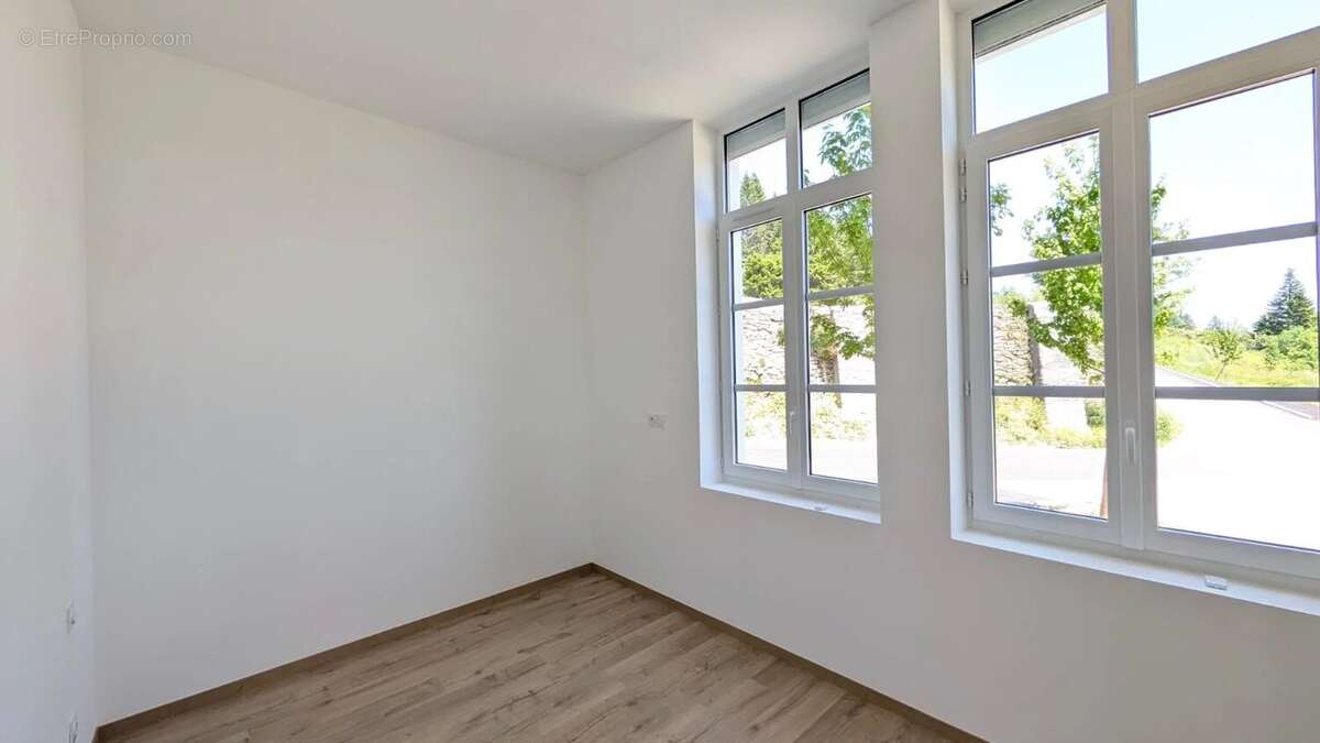 Appartement à PUGNY-CHATENOD