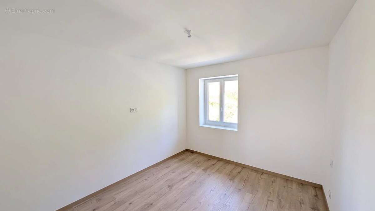 Appartement à PUGNY-CHATENOD