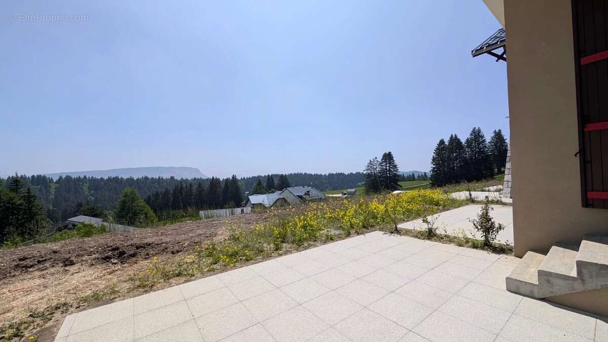 Appartement à PUGNY-CHATENOD