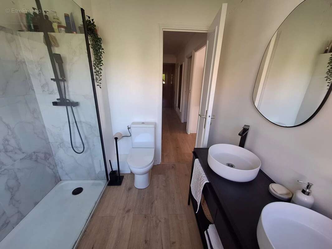 Appartement à VENCE