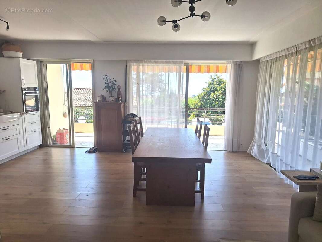 Appartement à VENCE