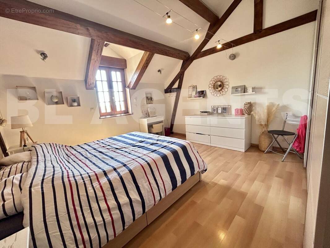 image00016 - Maison à COULOMMIERS