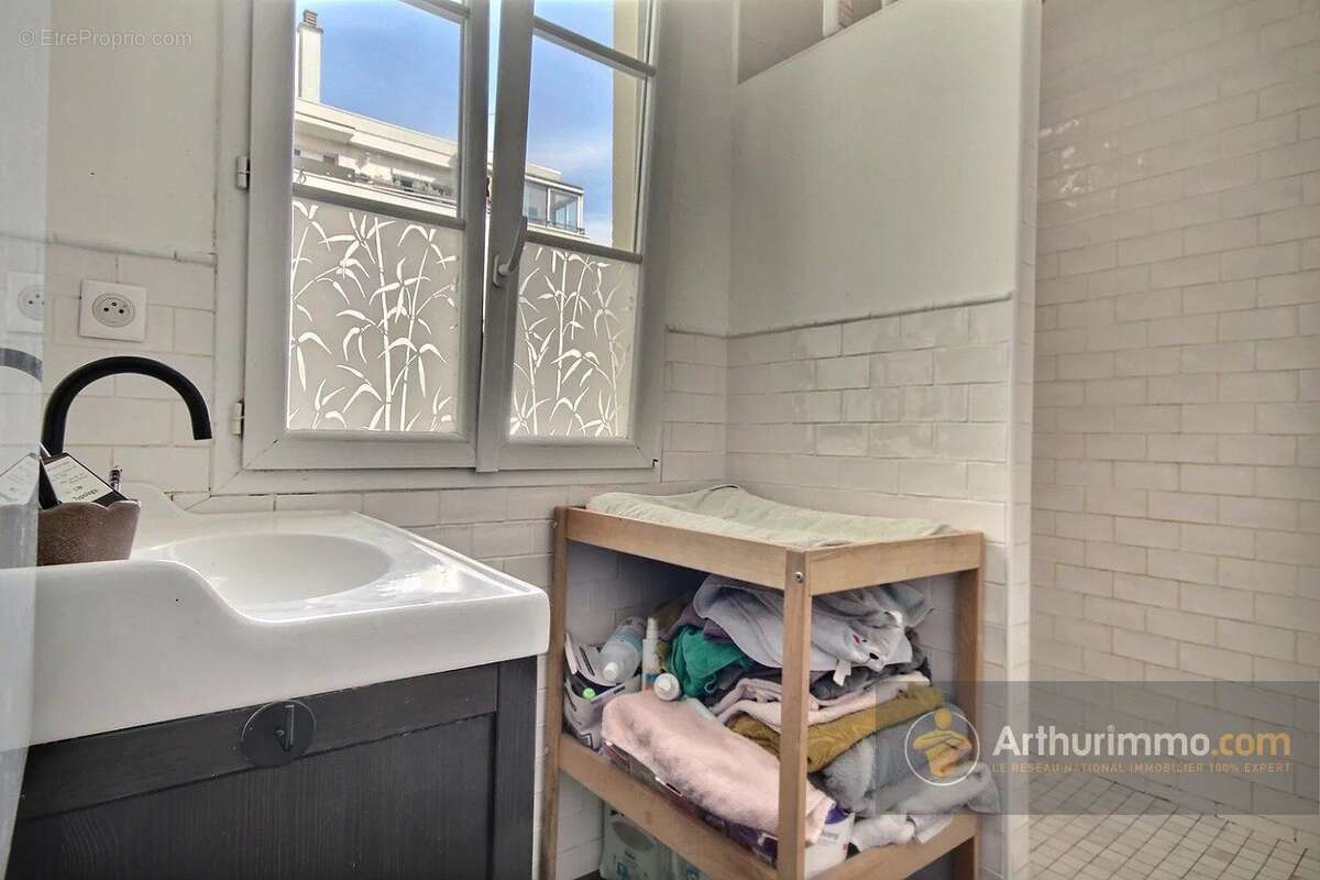 Appartement à CHARENTON-LE-PONT