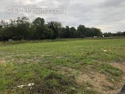 Terrain à VILLAINES-LES-ROCHERS