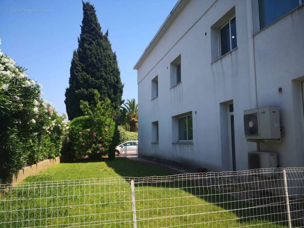 Autre à SANARY-SUR-MER