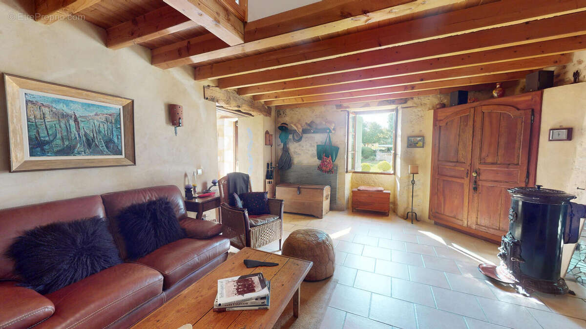 Salon 1 - Maison à CASTERA-VERDUZAN