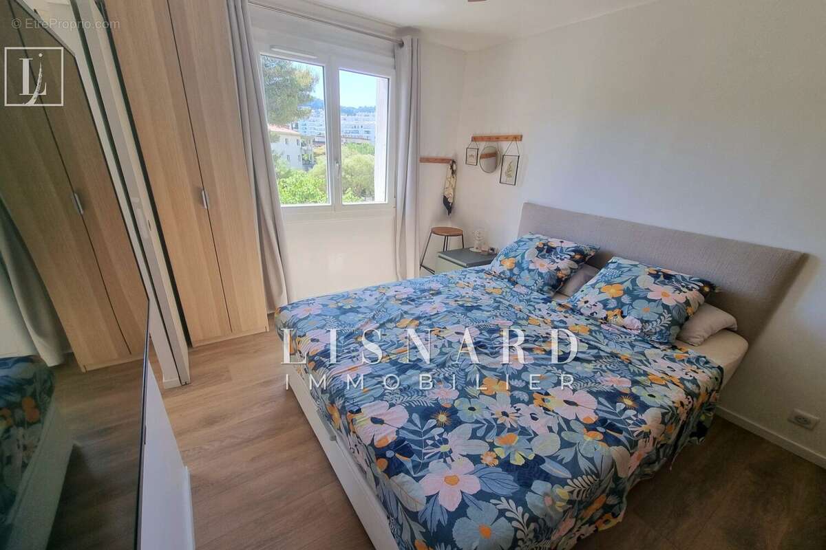 Appartement à VALLAURIS