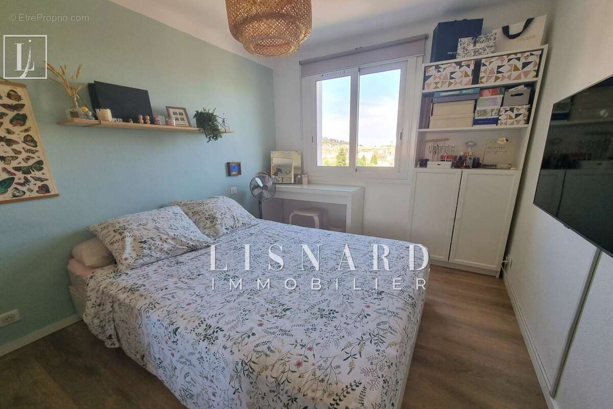 Appartement à VALLAURIS