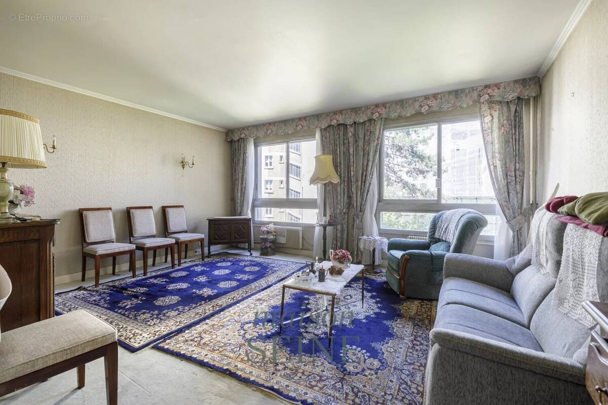 Appartement à NEUILLY-SUR-SEINE