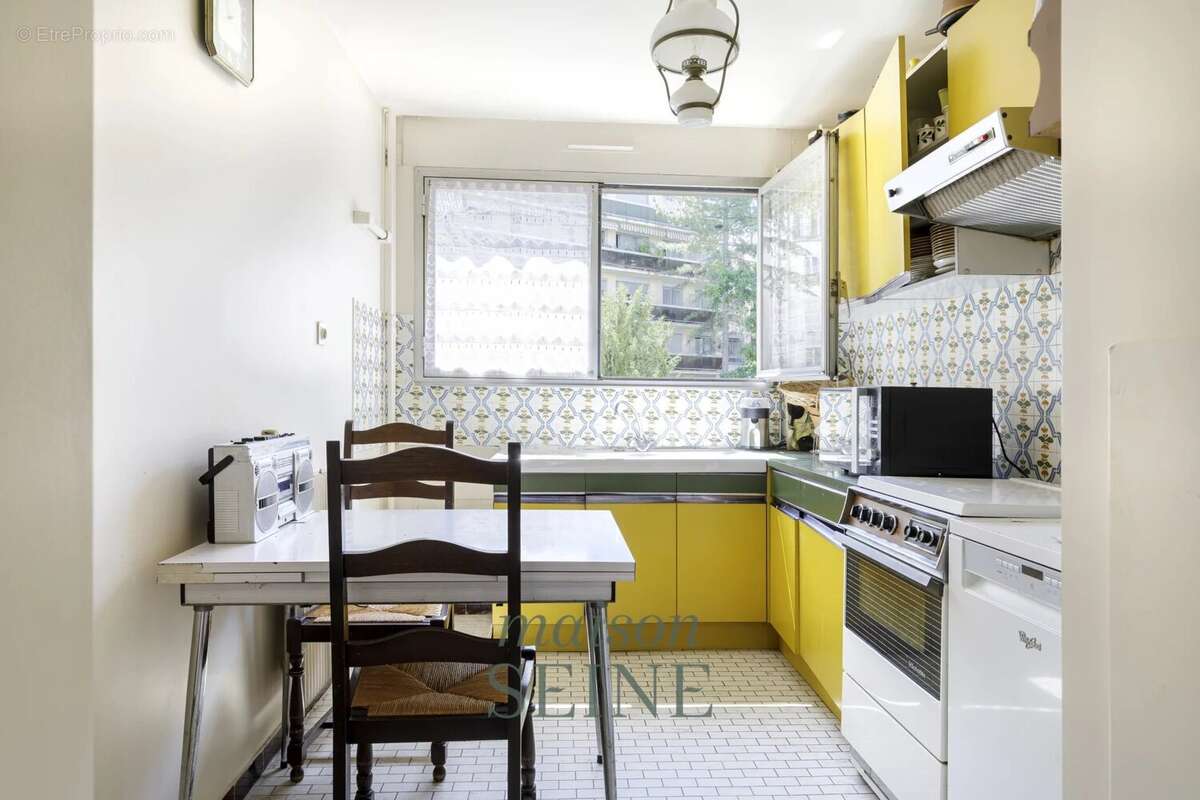 Appartement à NEUILLY-SUR-SEINE