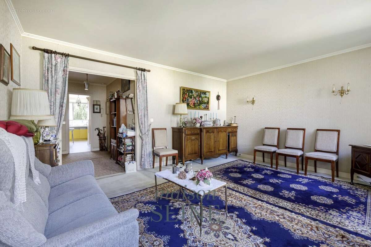 Appartement à NEUILLY-SUR-SEINE