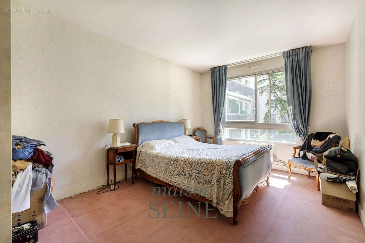 Appartement à NEUILLY-SUR-SEINE